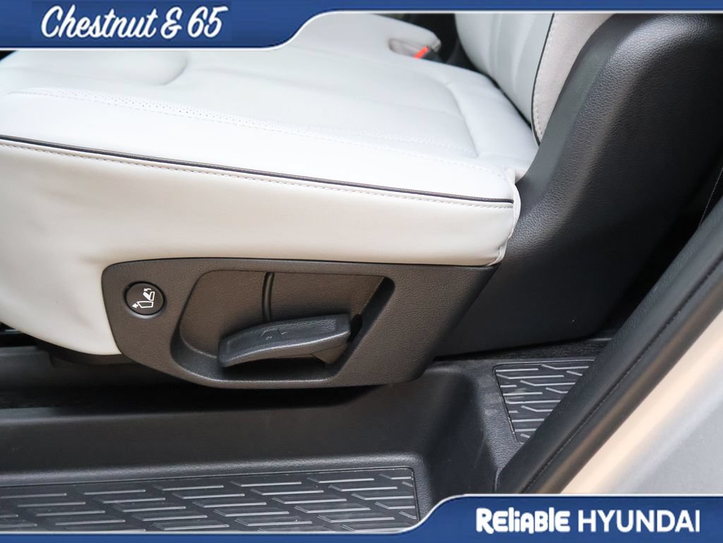 Certified 2025 Hyundai Palisade SEL FWD image 22