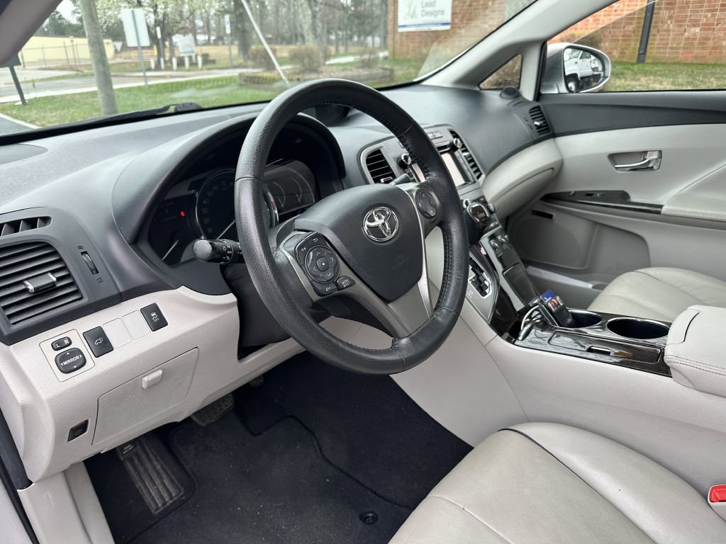 Used 2013 Toyota Venza XLE w/ XLE Premium Pkg image 17