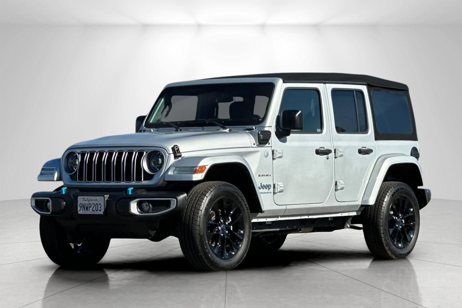 Used 2024 Jeep Wrangler Sahara 4xe image 7