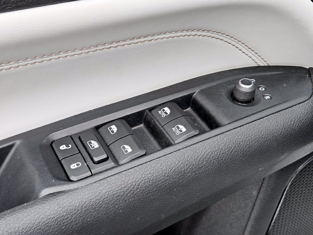 Used 2022 Jeep Compass Limited AWD/4WD image 17