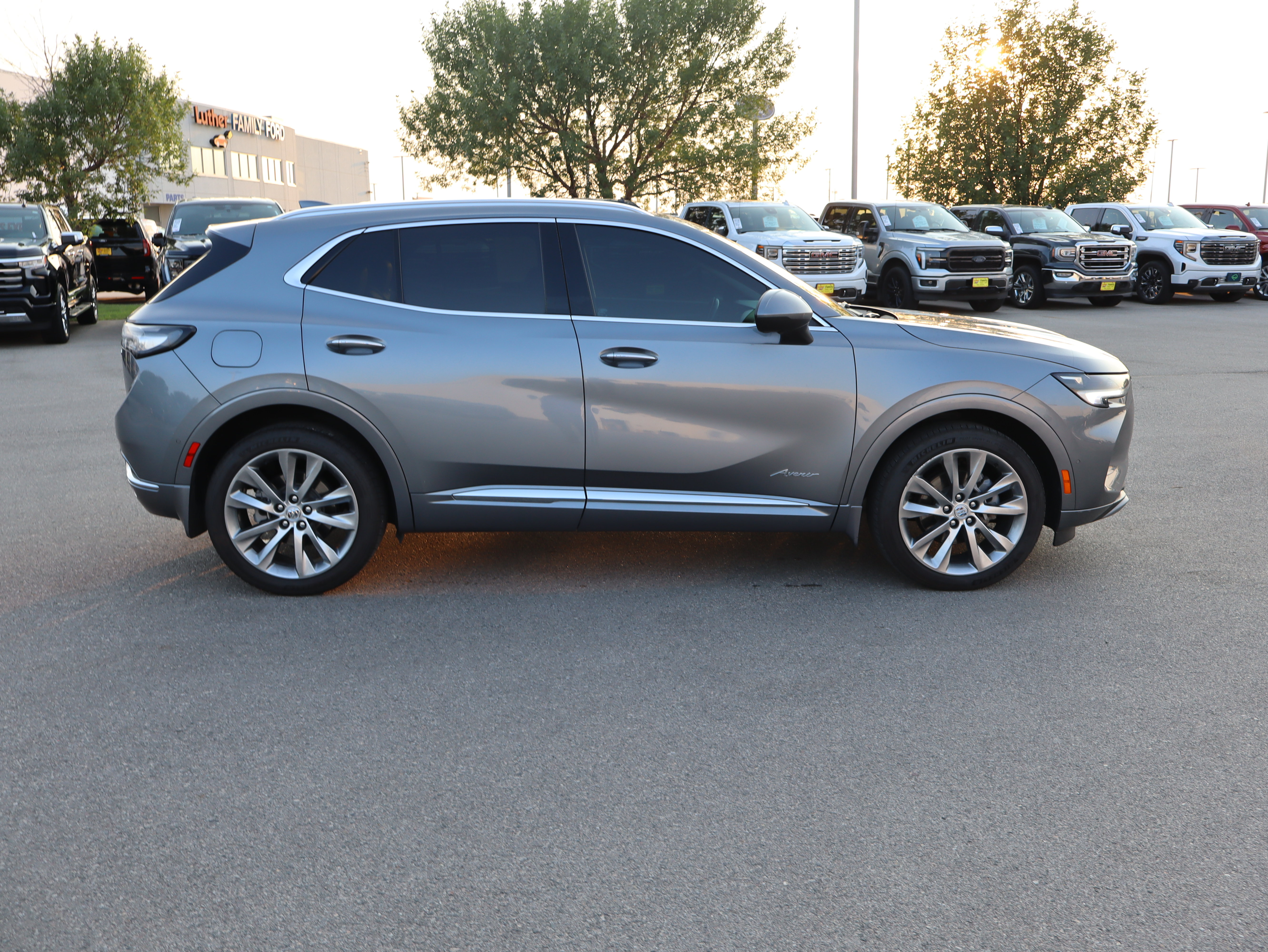Used 2022 Buick Envision Avenir w/ Technology Package II AWD/4WD image 8