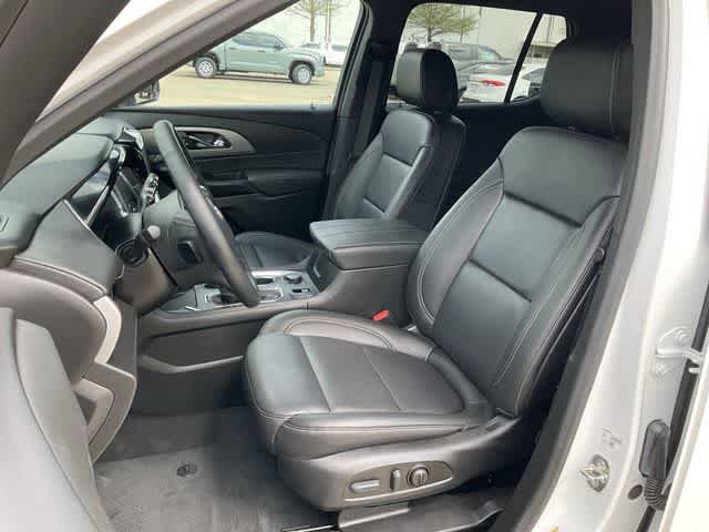 Used 2023 Chevrolet Traverse LT image 13