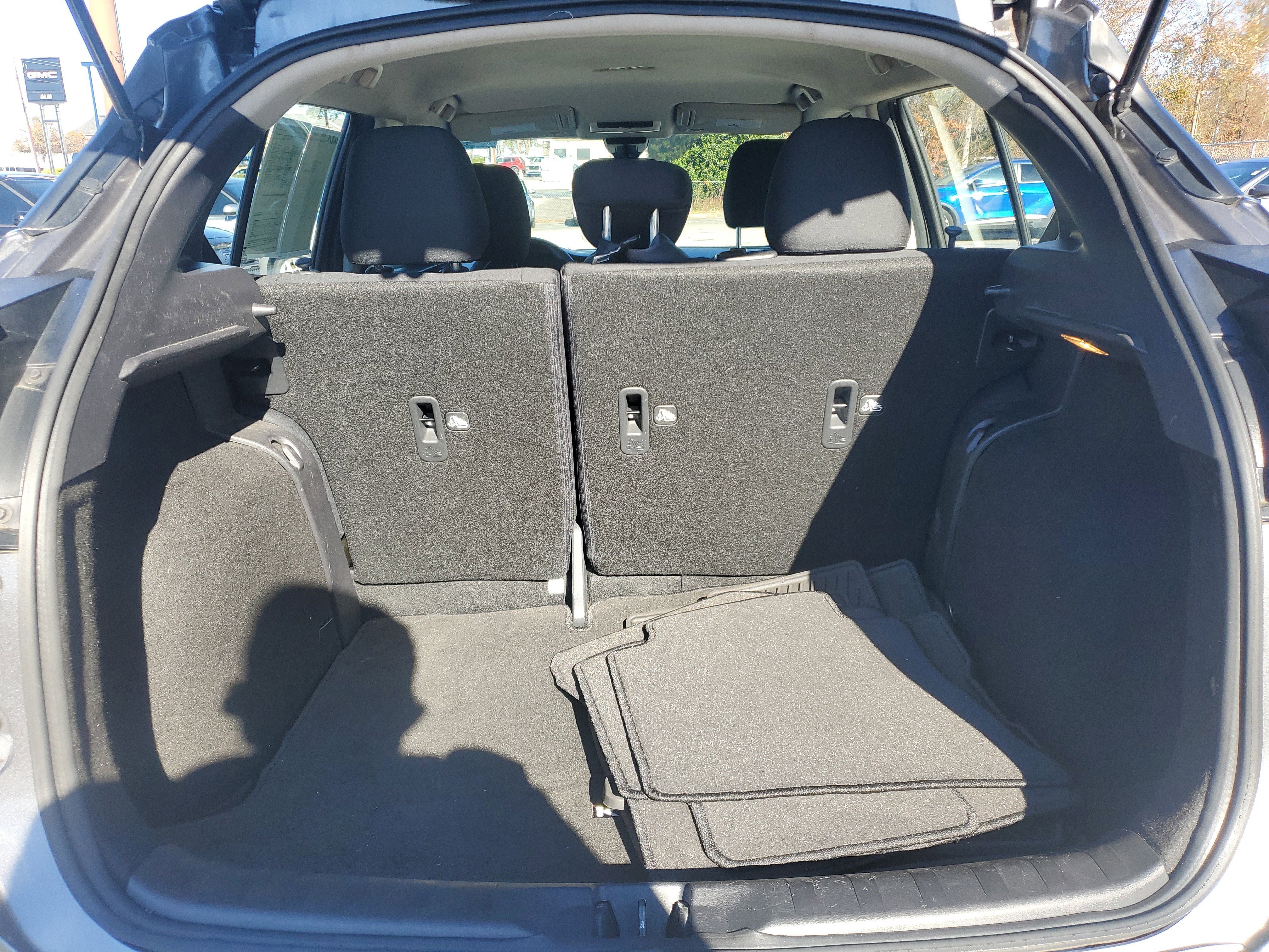 Used 2024 Nissan Kicks S image 9