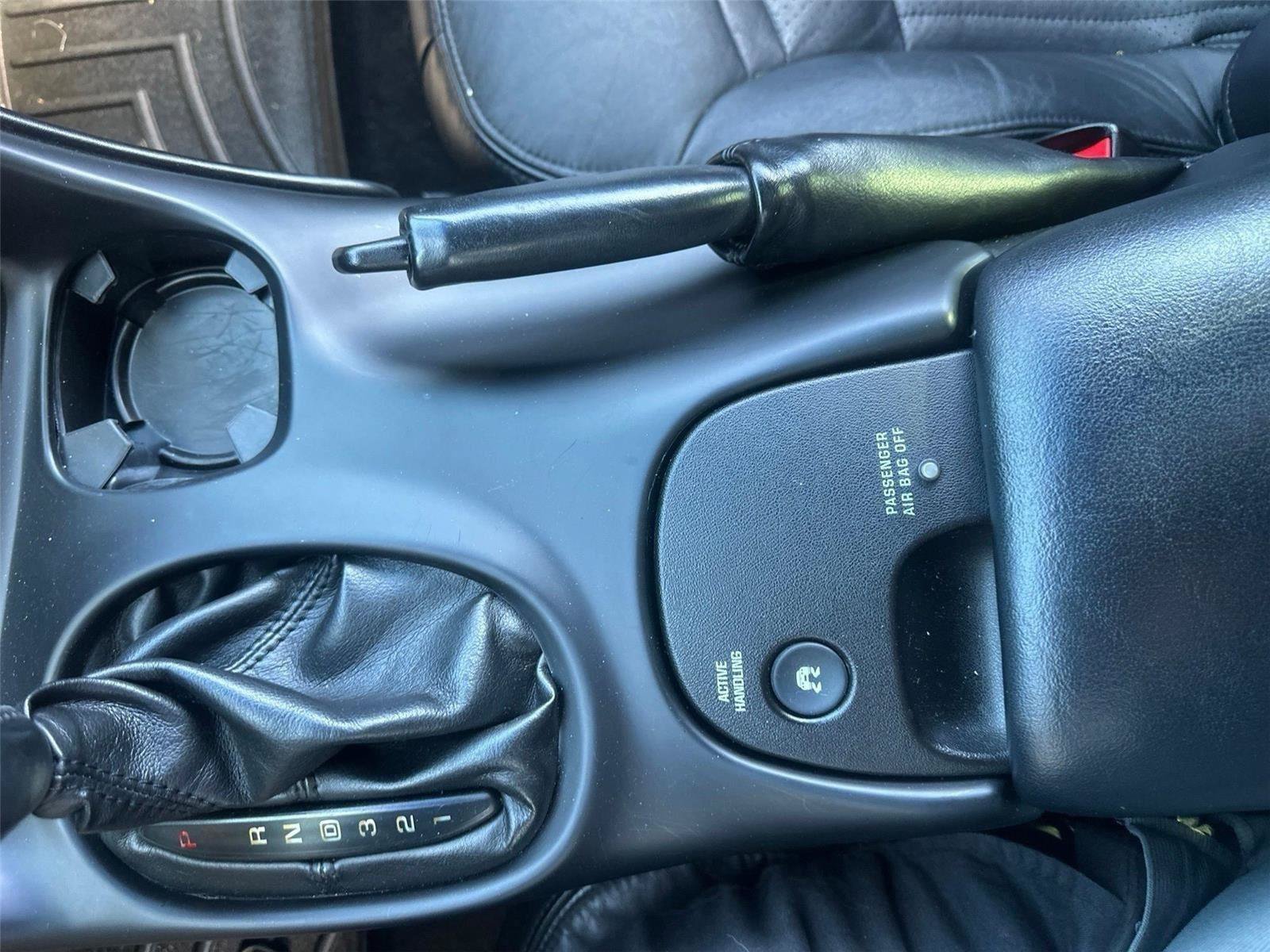 Used 2004 Chevrolet Corvette Coupe w/ Preferred Equipment Group RWD image 24