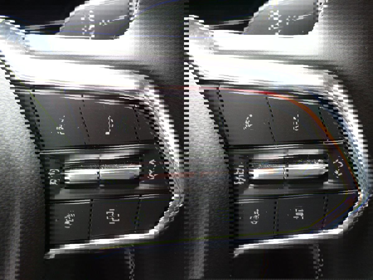 Used 2024 Chevrolet Equinox EV LT image 8