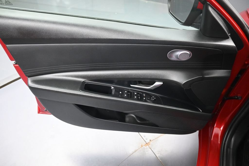 Used 2024 Hyundai Elantra SEL FWD image 25