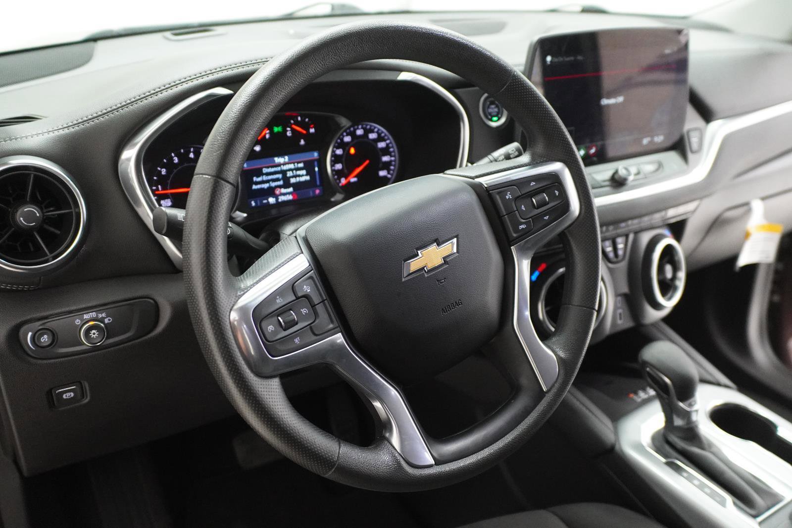 Used 2024 Chevrolet Blazer LT w/ Convenience Package FWD image 19