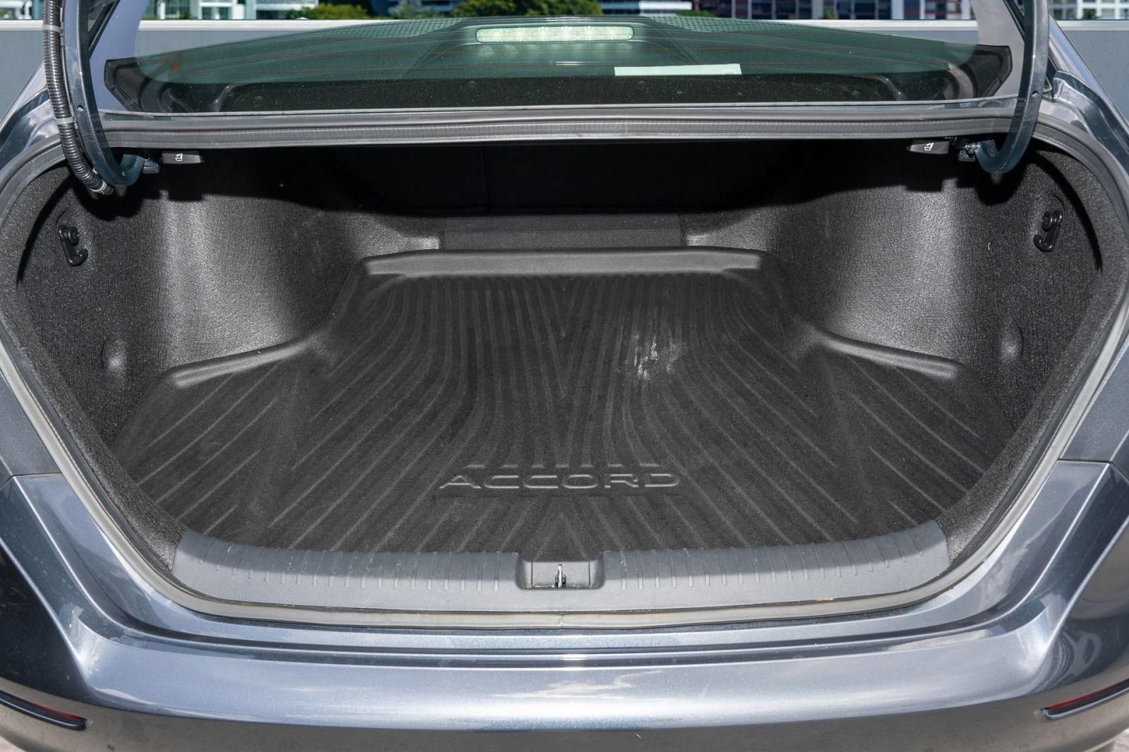 Certified 2024 Honda Accord EX image 9