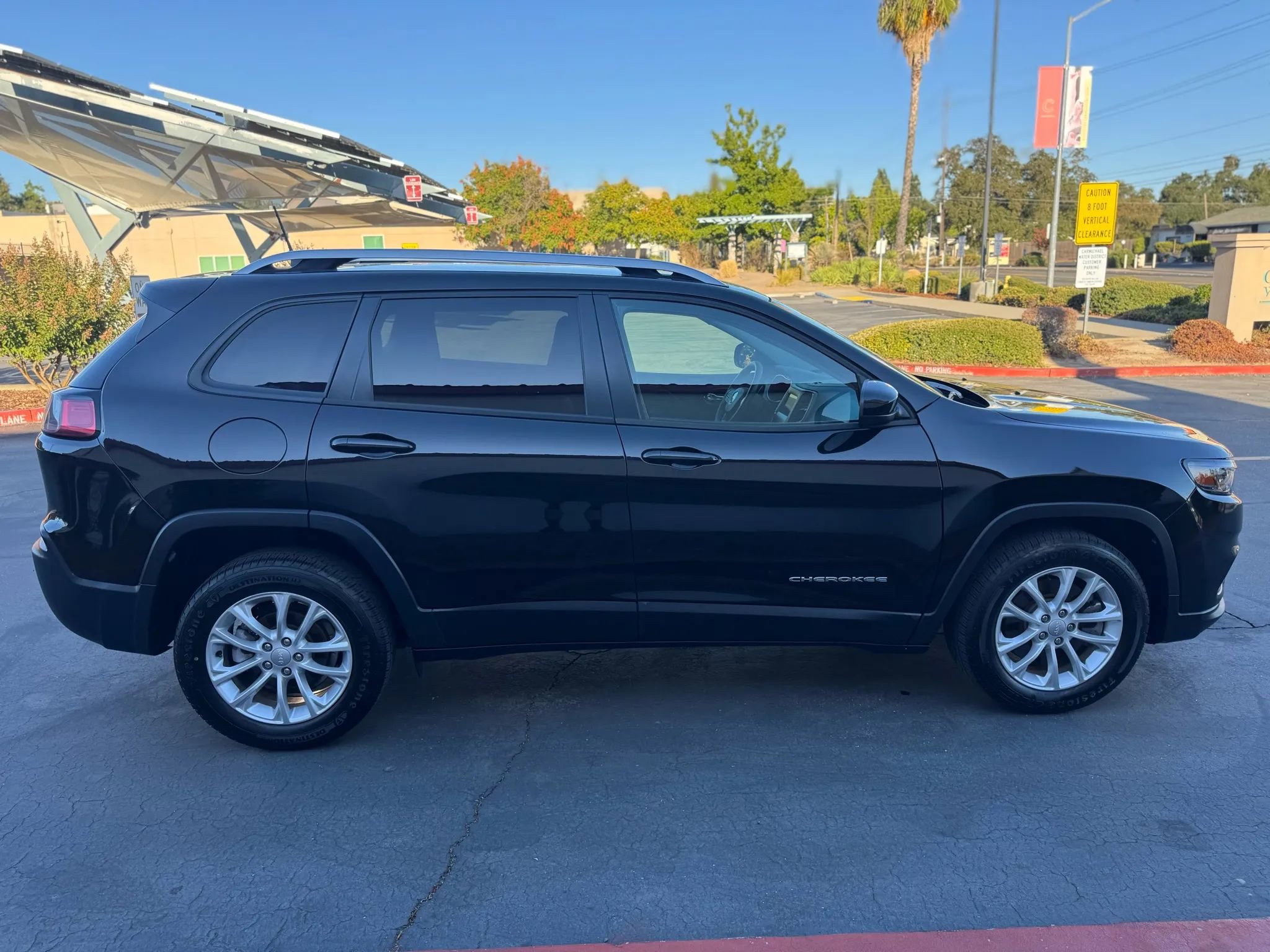 Used 2020 Jeep Cherokee Latitude image 7