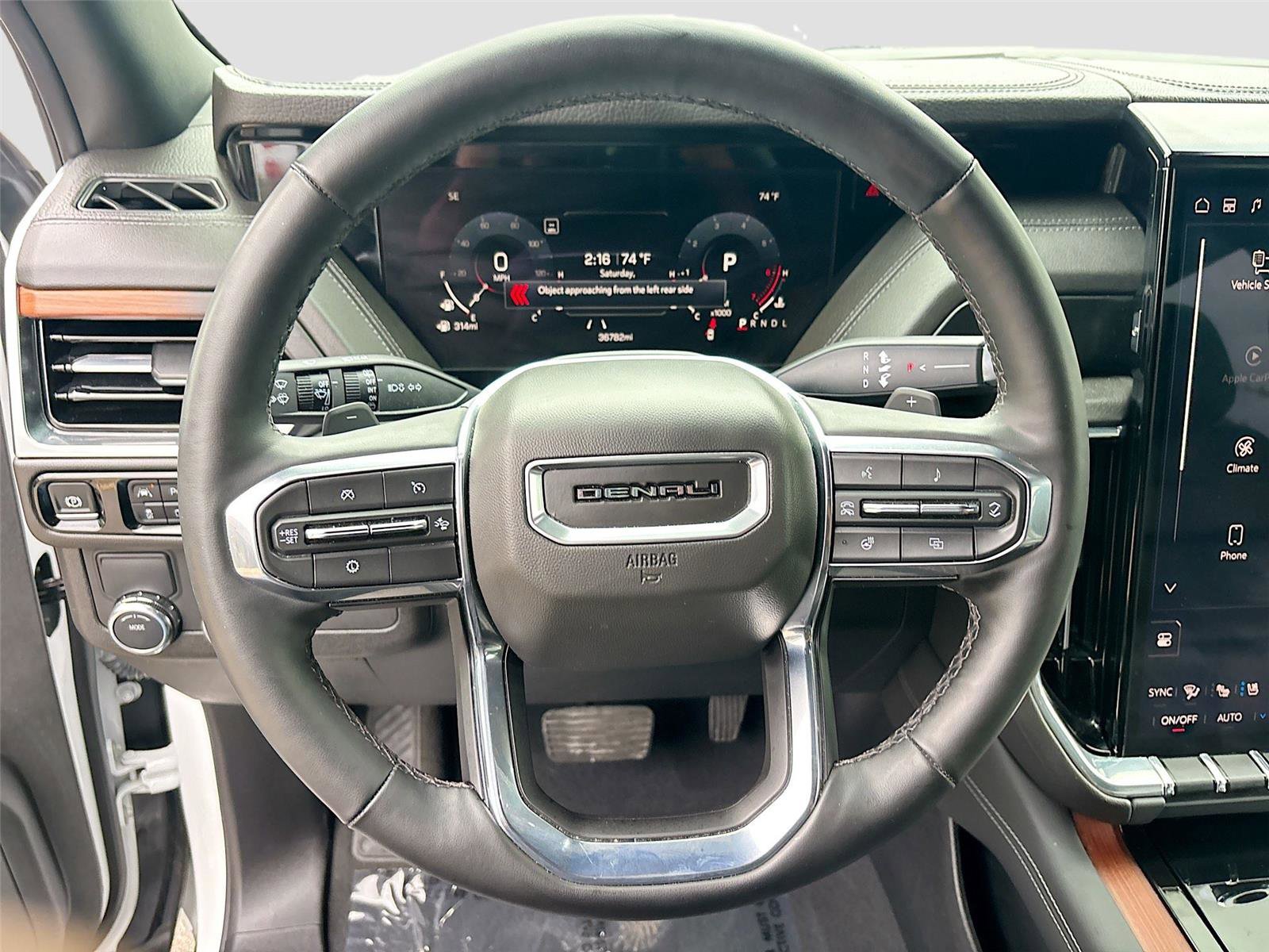 Used 2025 GMC Yukon XL Denali RWD image 11