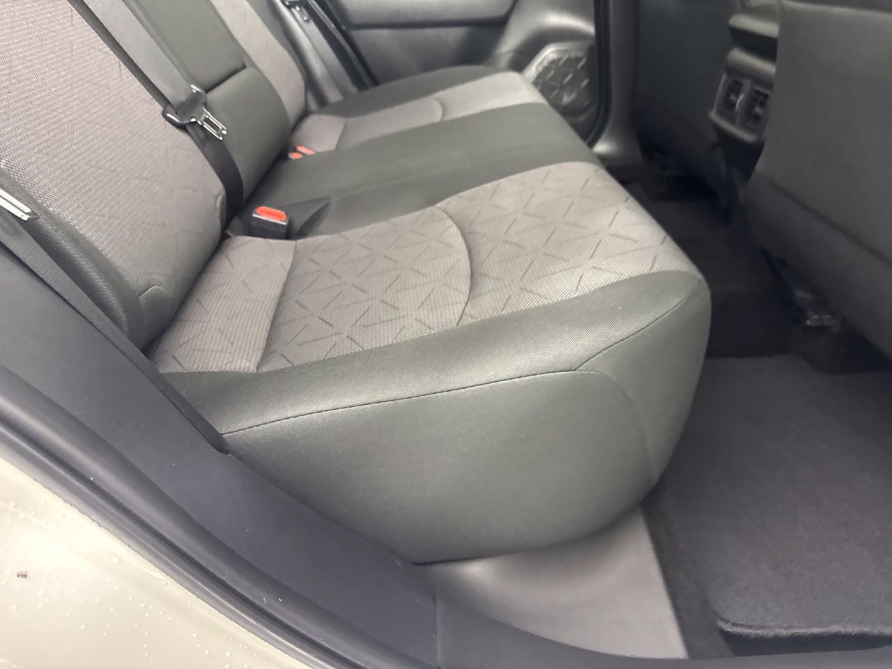 Used 2025 Toyota RAV4 XLE w/ Convenience Package FWD image 31