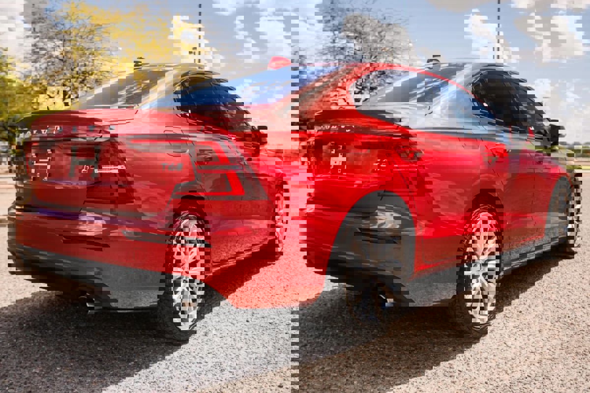 Used 2020 Volvo S60 T6 Momentum image 7