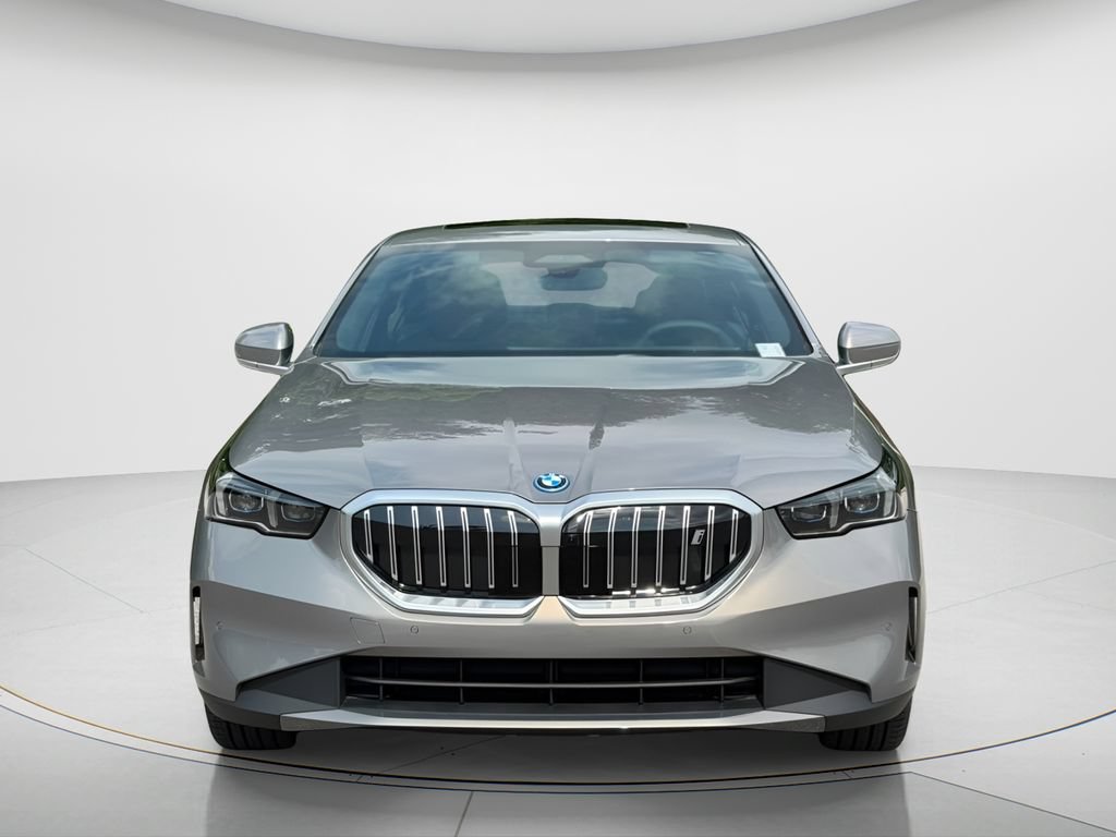 New 2027 BMW i5 eDrive40 AWD/4WD image 2