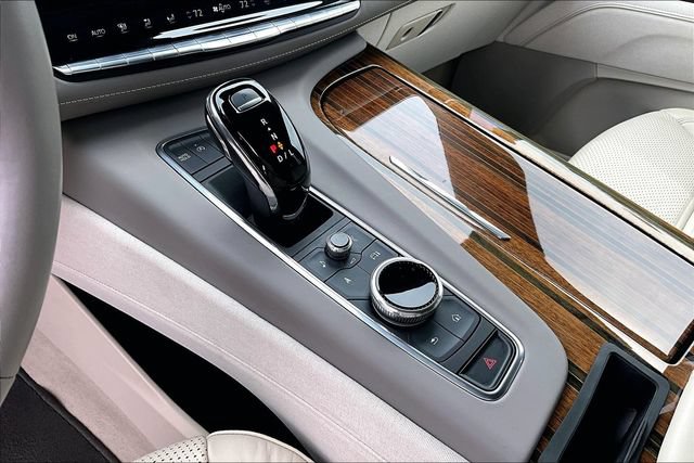 Used 2023 Cadillac Escalade Premium Luxury Platinum w/ LPO, Radiant Package AWD/4WD image 15