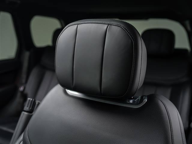Used 2025 Land Rover Range Rover SE AWD/4WD image 15
