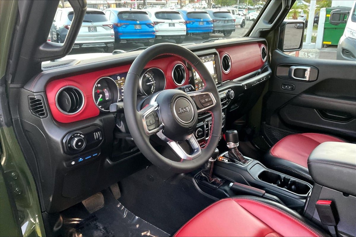 Used 2023 Jeep Wrangler Unlimited Rubicon 4xe AWD/4WD image 12
