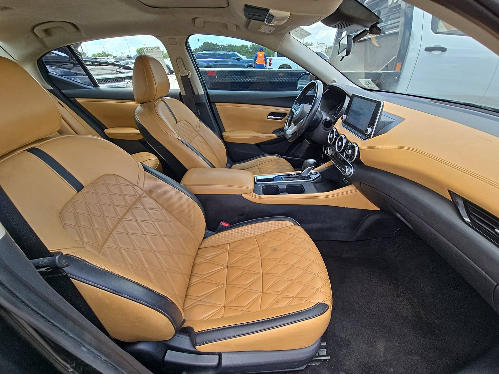Used 2022 Nissan Sentra SV w/ SV Premium Package FWD image 11