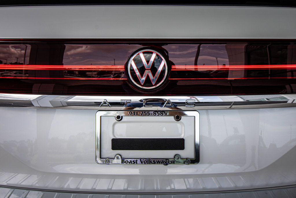 New 2026 Volkswagen Atlas SE FWD image 17