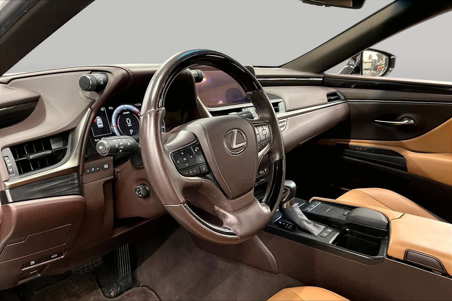Used 2019 Lexus ES 300h w/ Premium Package FWD image 17