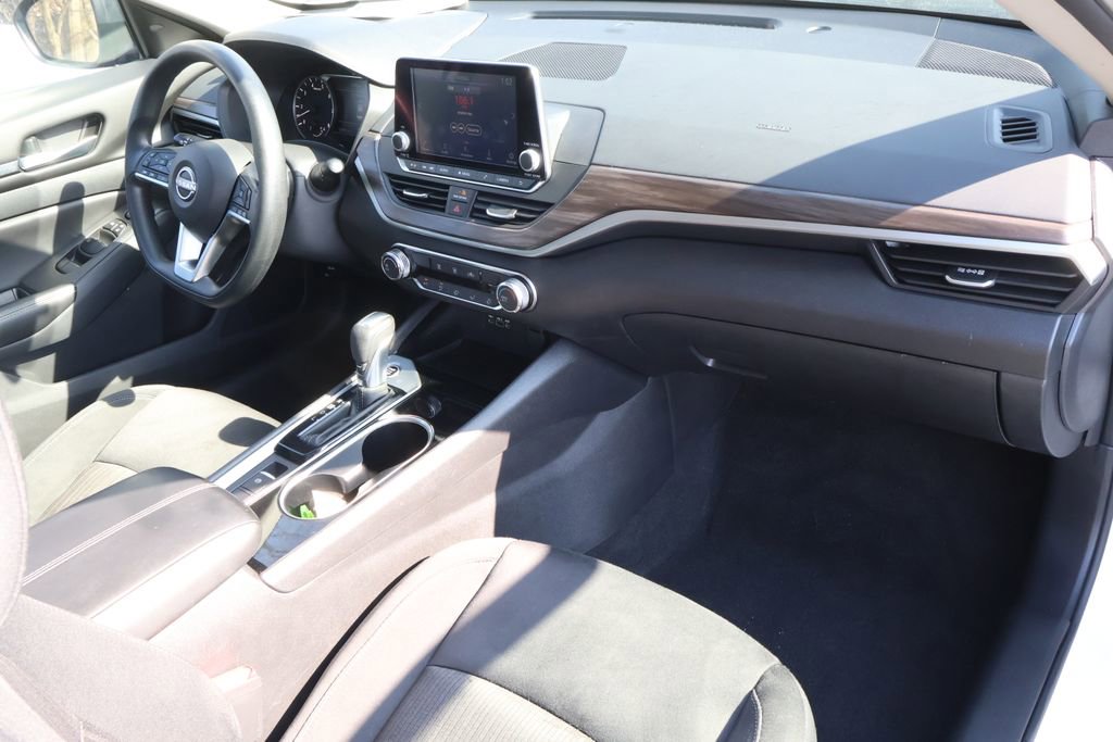 Used 2024 Nissan Altima 2.5 SV image 33