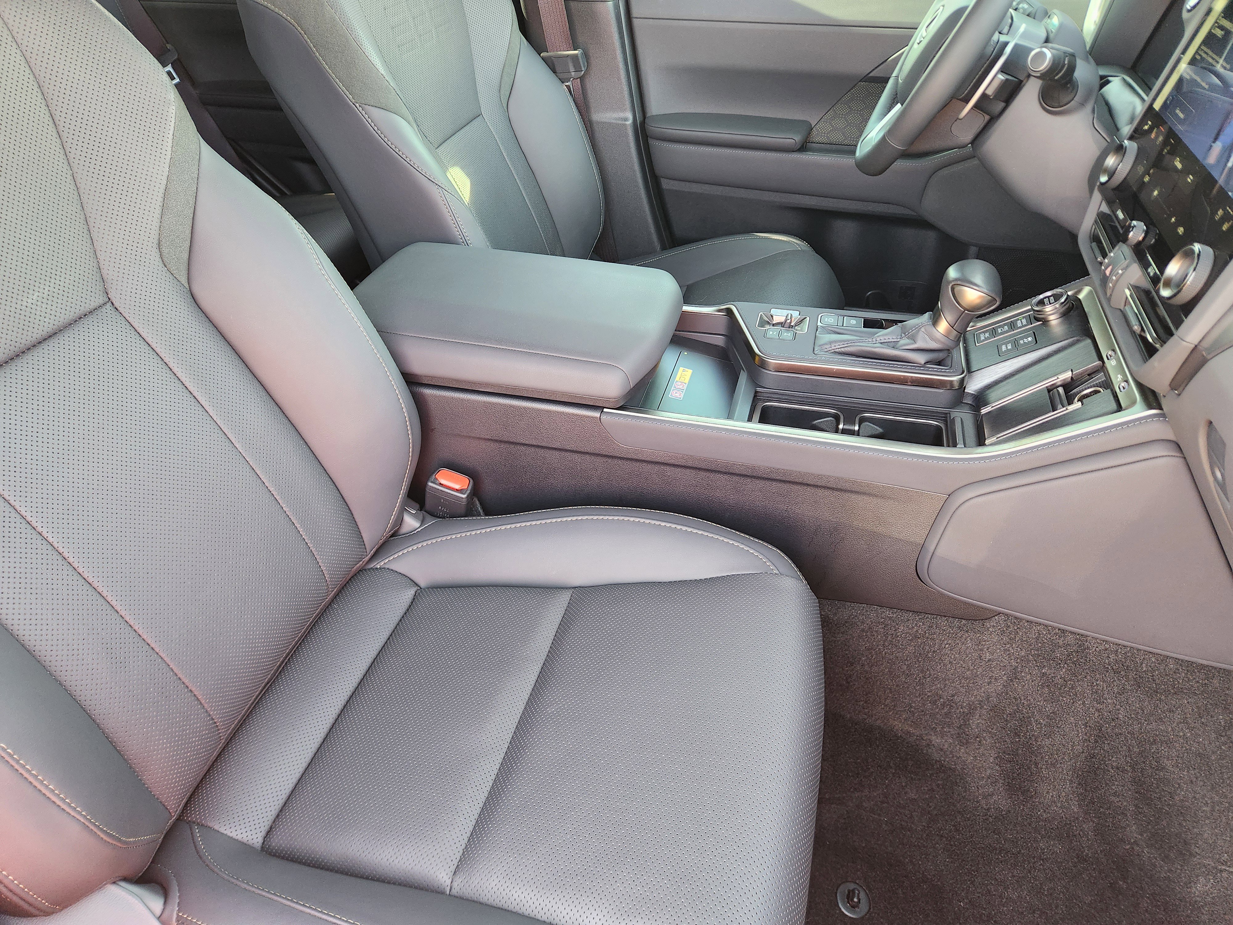 Used 2024 Lexus GX 550 550 Overtrail+ image 17