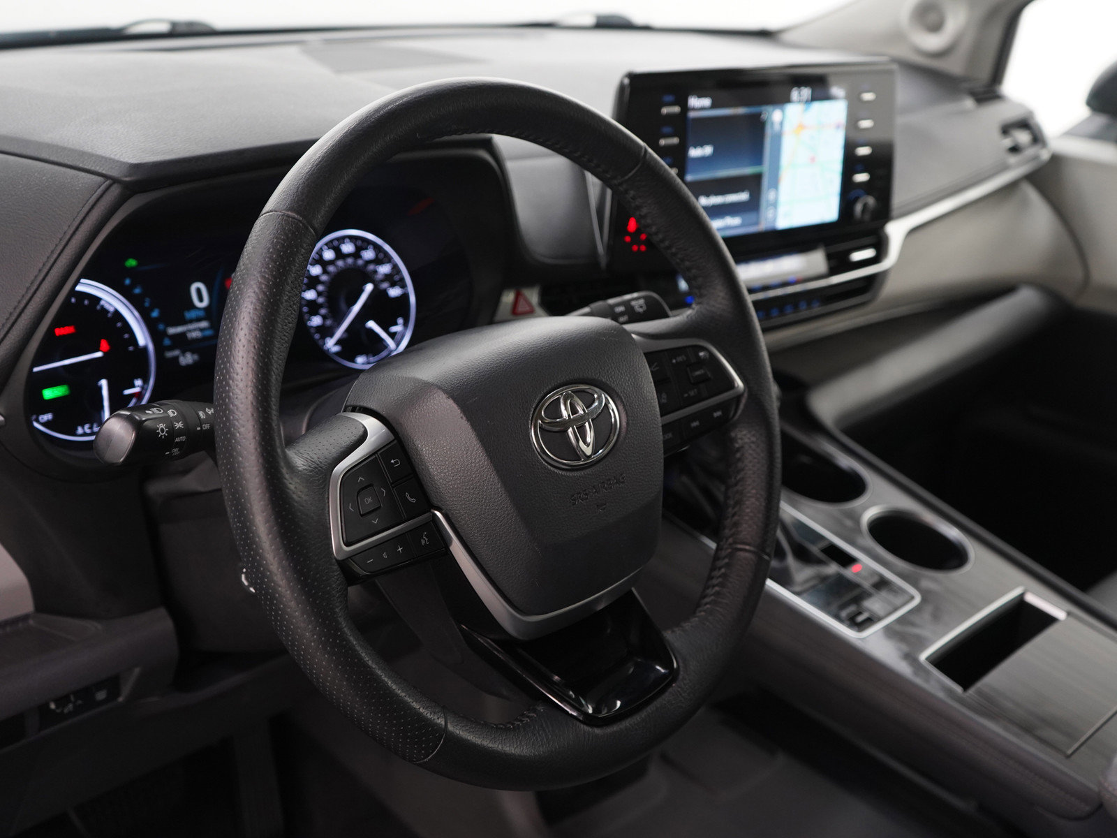 Used 2021 Toyota Sienna Limited image 24