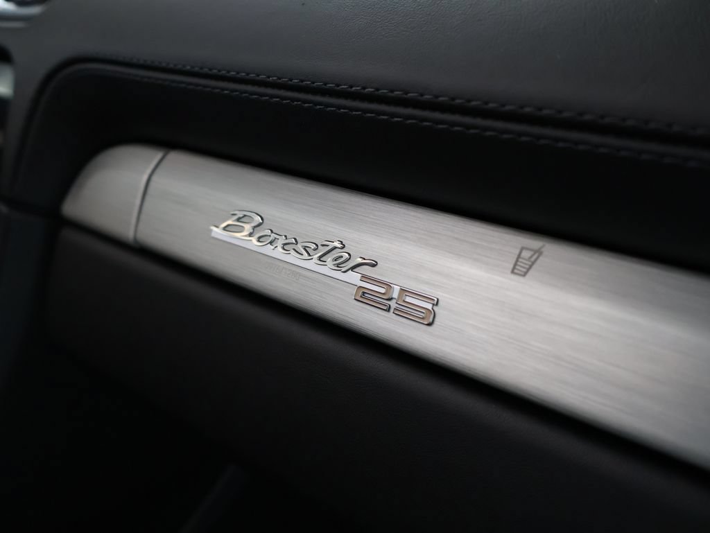 Used 2022 Porsche 718 Boxster RWD image 11