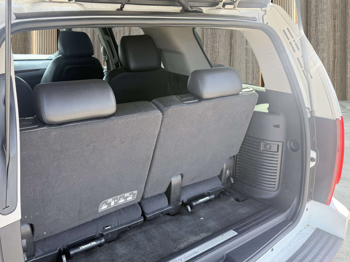 Used 2012 Cadillac Escalade Luxury RWD image 15