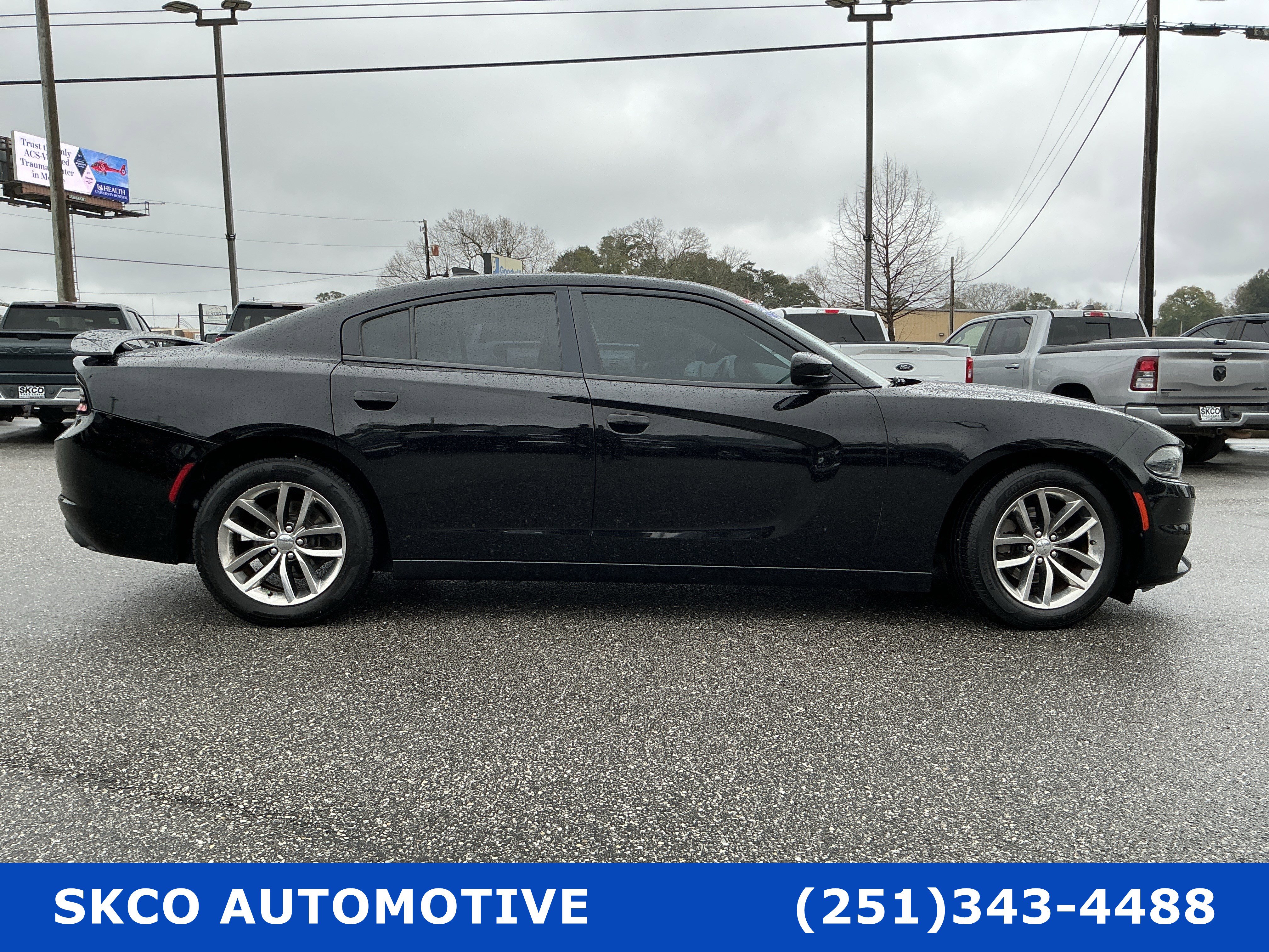 Used 2015 Dodge Charger SXT w/ Plus Group image 6