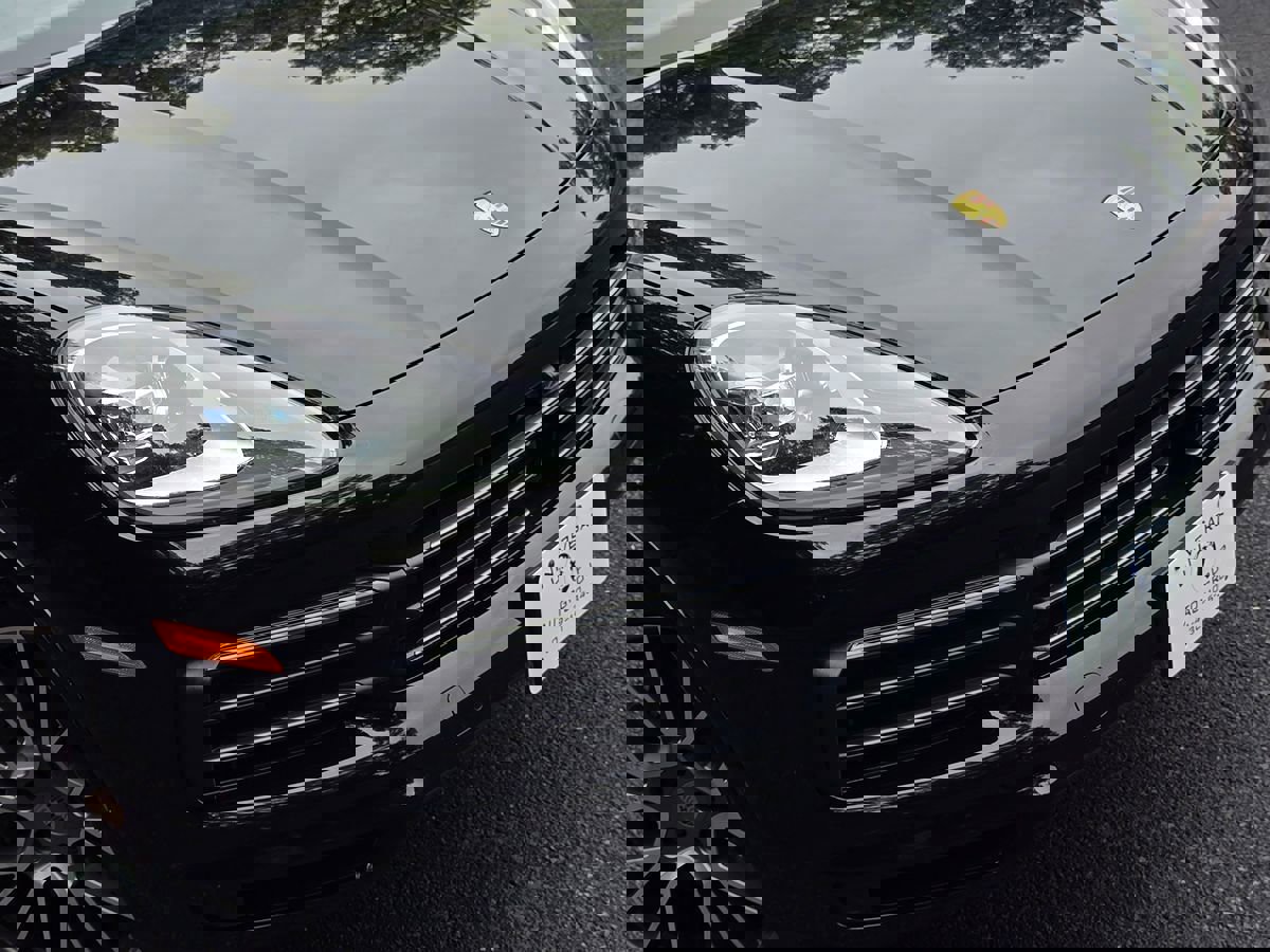 Used 2023 Porsche Cayenne Platinum Edition image 76