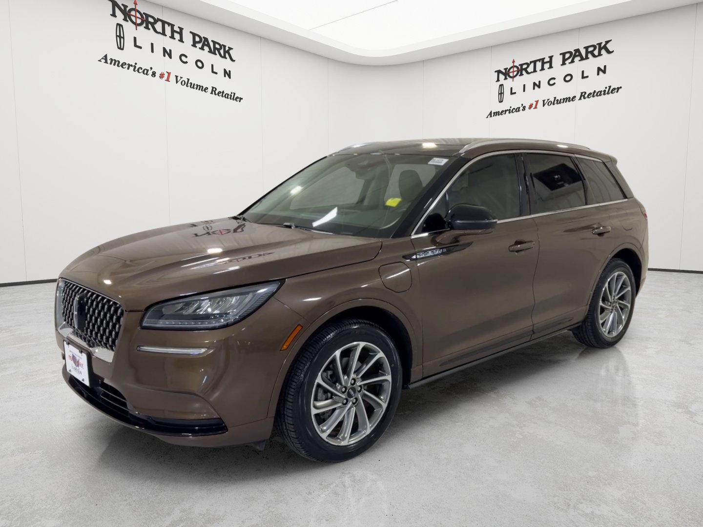 Used 2022 Lincoln Corsair Grand Touring AWD/4WD image 1