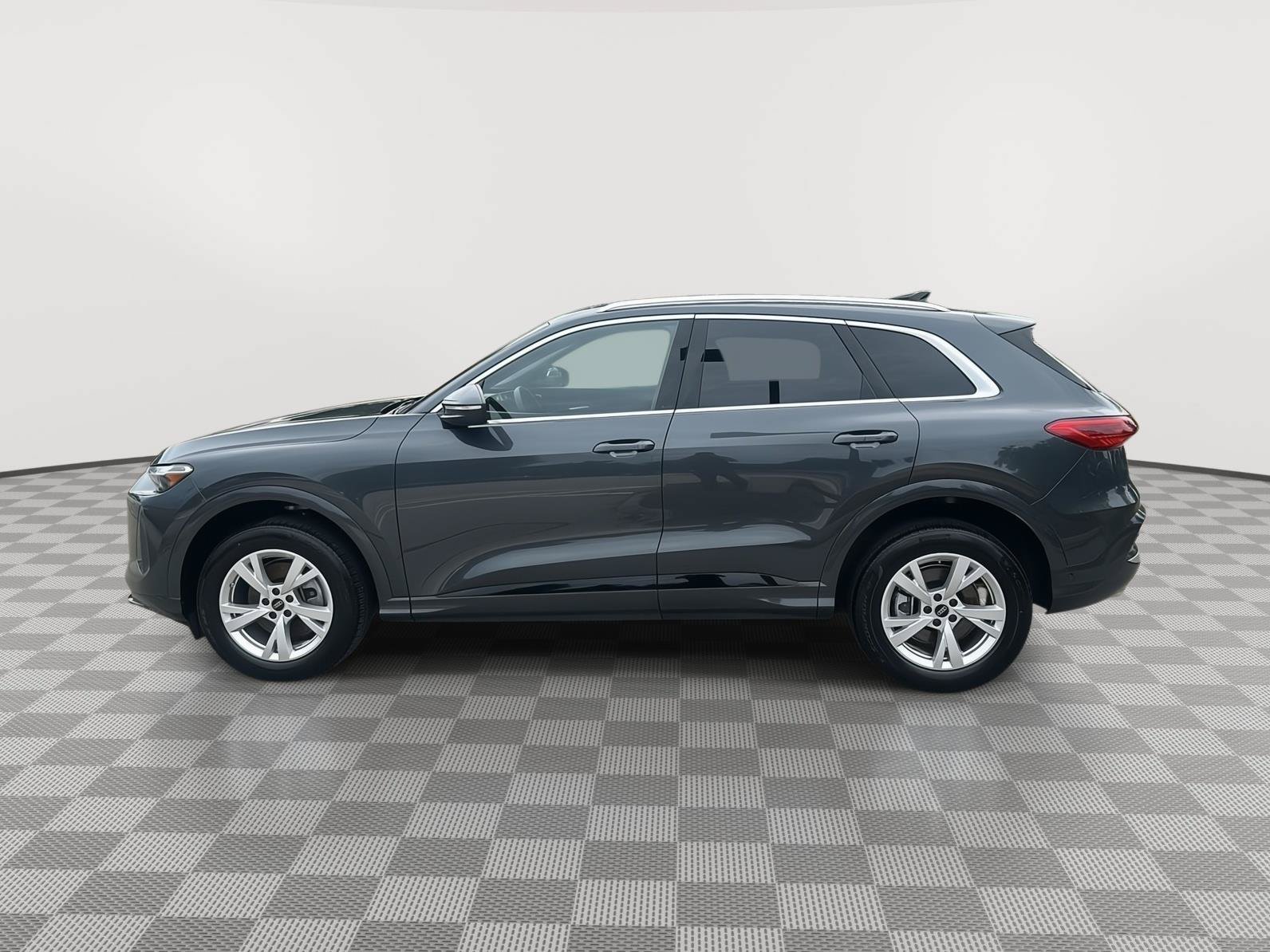 Used 2025 Audi Q5 Premium w/ Convenience Package AWD/4WD image 8