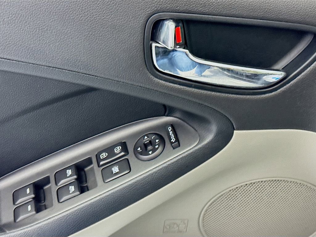 Used 2016 Kia Forte EX image 20