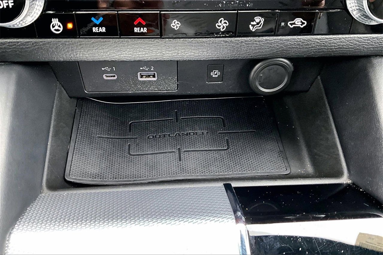 Used 2022 Mitsubishi Outlander SEL image 17