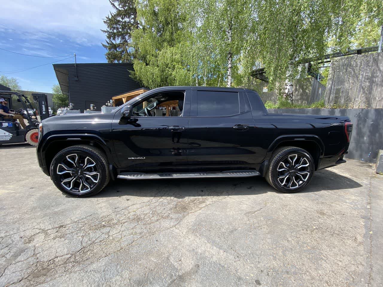 Used 2025 GMC Sierra EV Denali AWD/4WD image 3