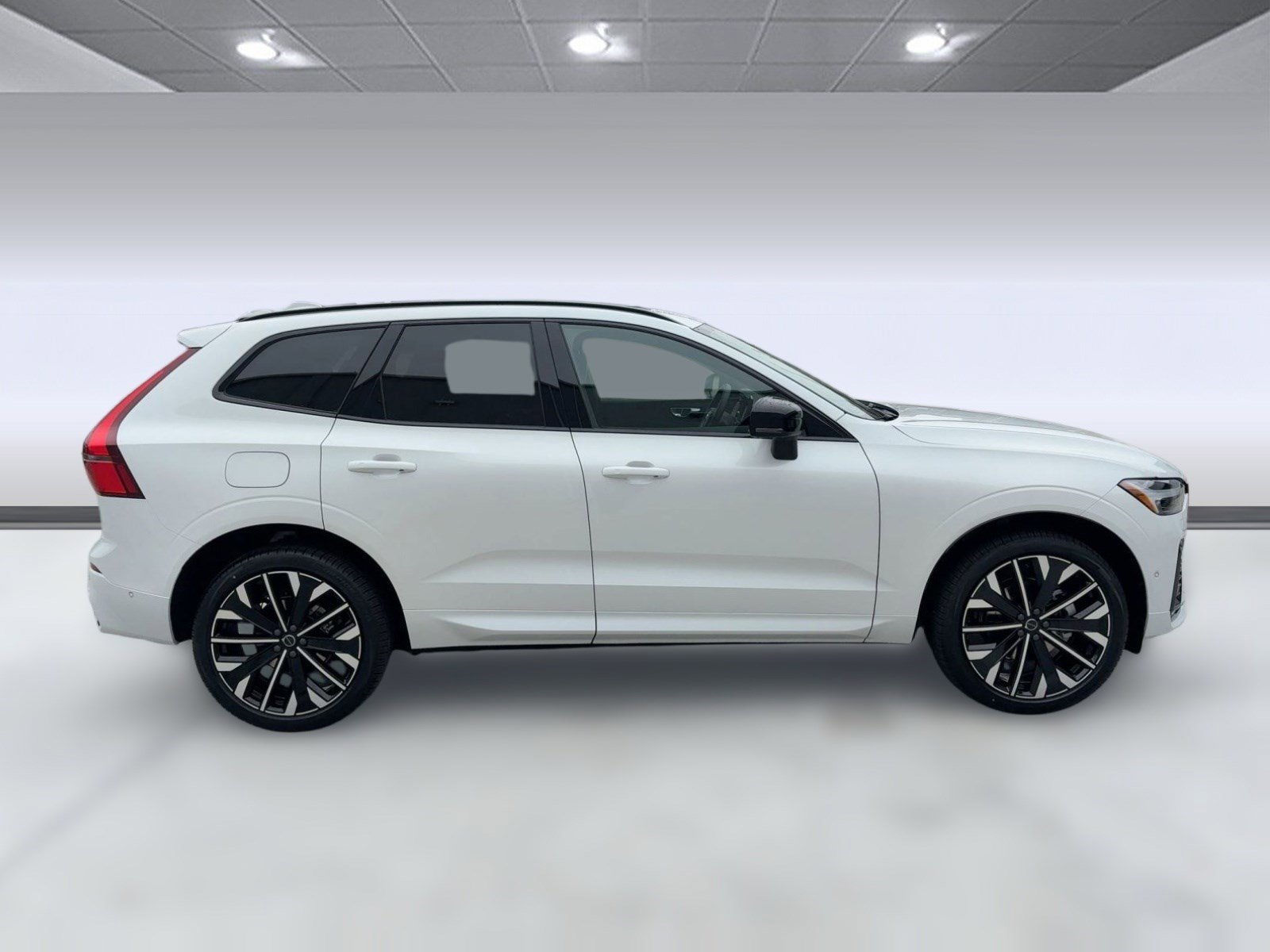 New 2026 Volvo XC60 B5 Ultra w/ Climate Package image 8