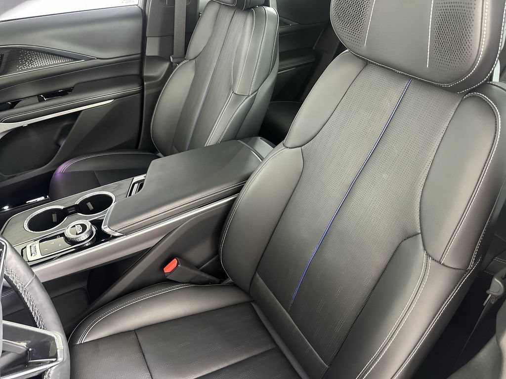 Used 2023 Cadillac Lyriq 2WD image 22