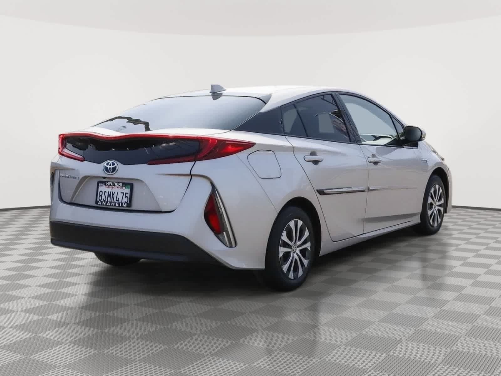 Used 2020 Toyota Prius Prime LE FWD image 7