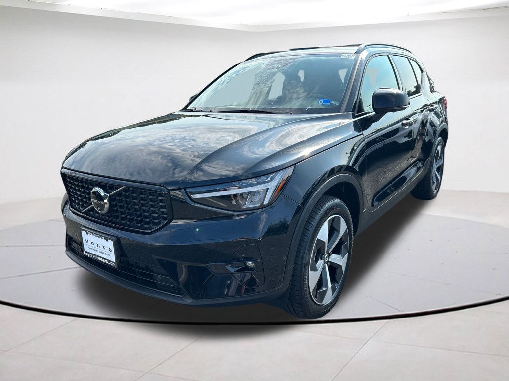 Certified 2024 Volvo XC40 B5 Plus w/ Climate Package AWD/4WD image 1