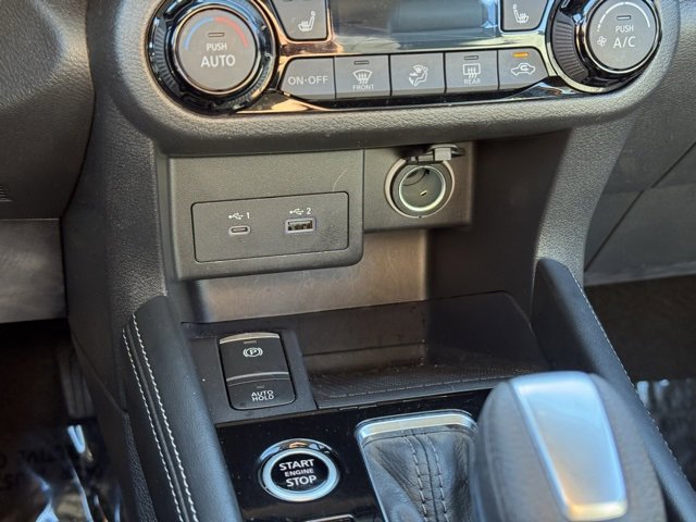 Used 2022 Nissan Kicks SR w/ Premium Package image 13