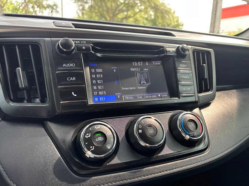Used 2017 Toyota RAV4 LE FWD image 29