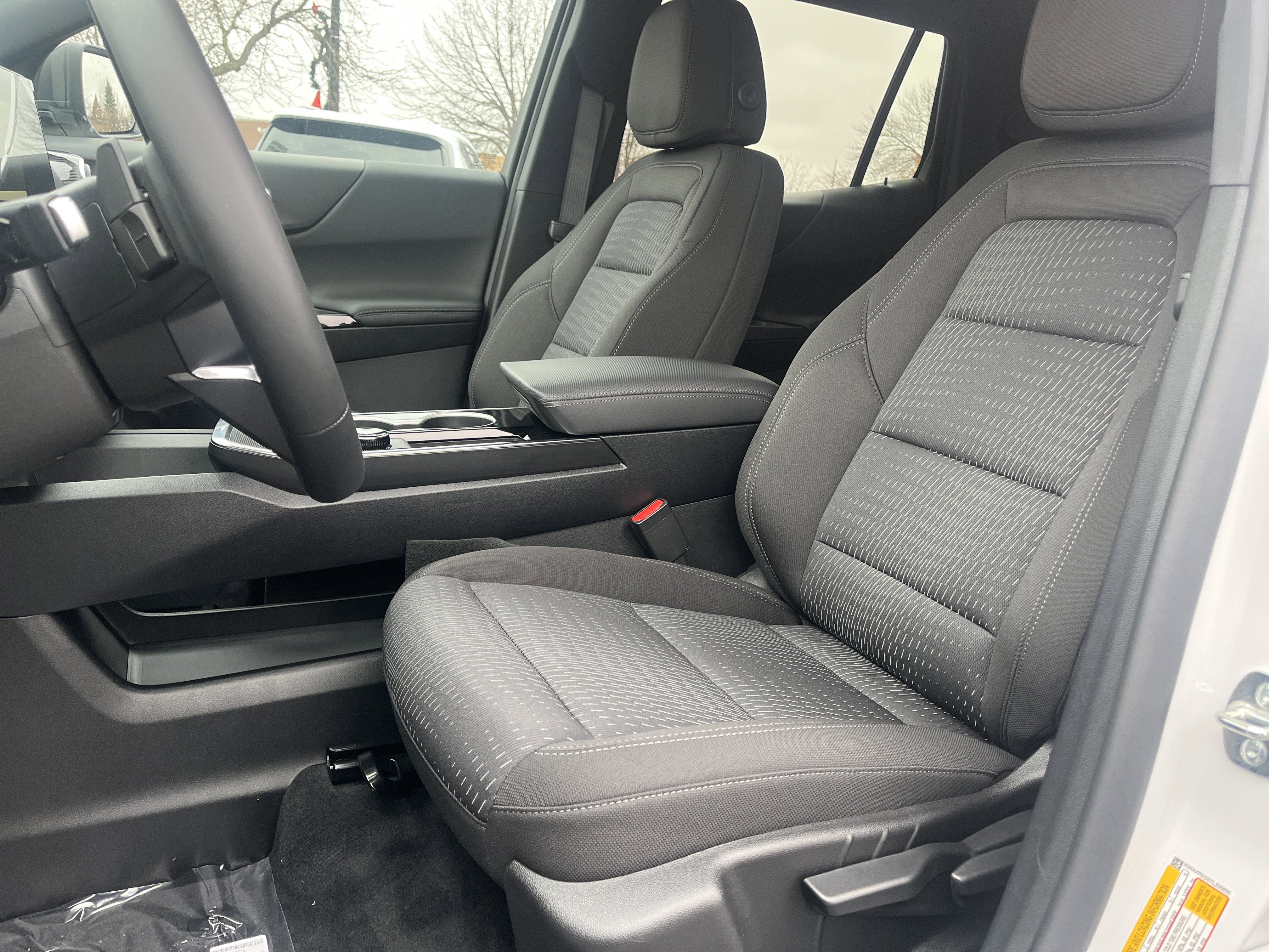 New 2026 Chevrolet Equinox LT w/ Safety and Technology Package image 11