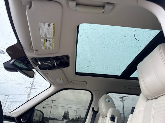 Used 2014 Land Rover Range Rover HSE image 29