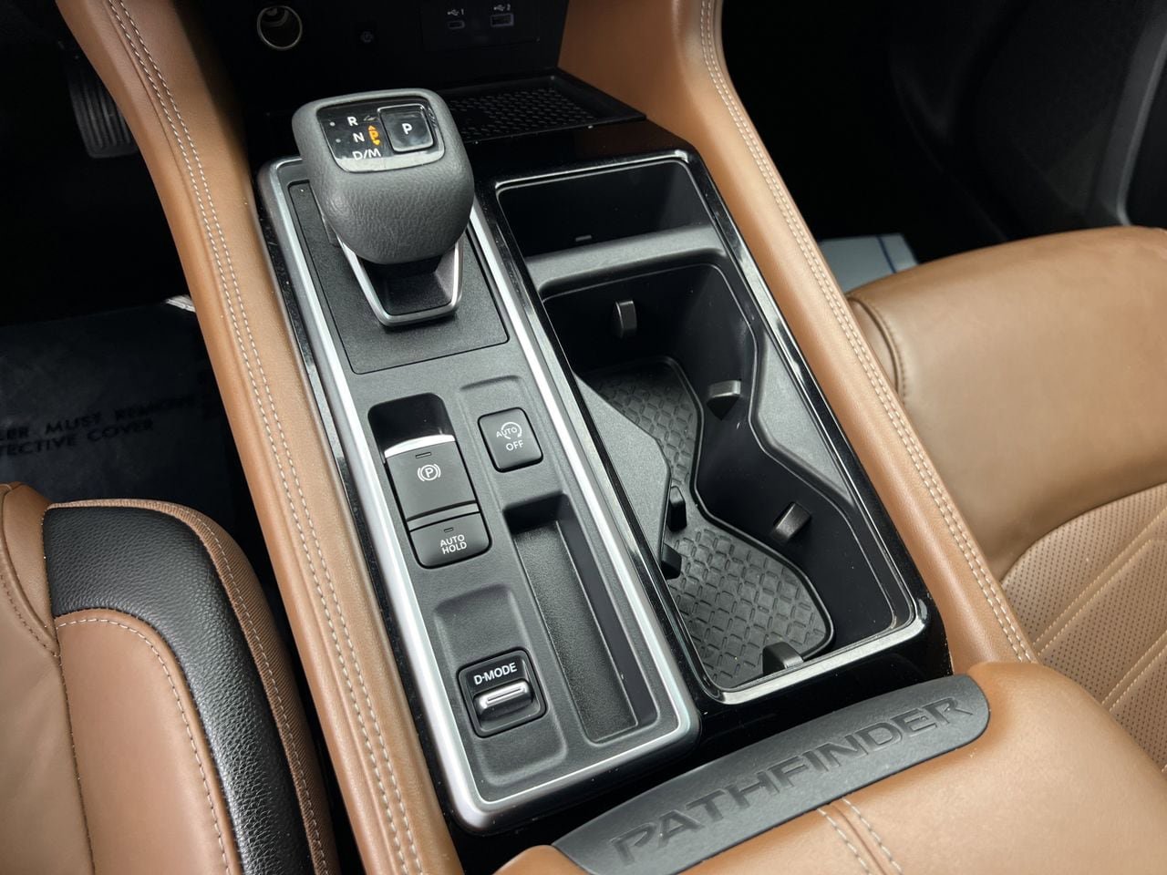 Certified 2024 Nissan Pathfinder Platinum FWD image 16