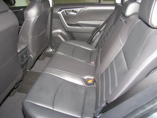 Used 2024 Toyota RAV4 XLE Premium image 13