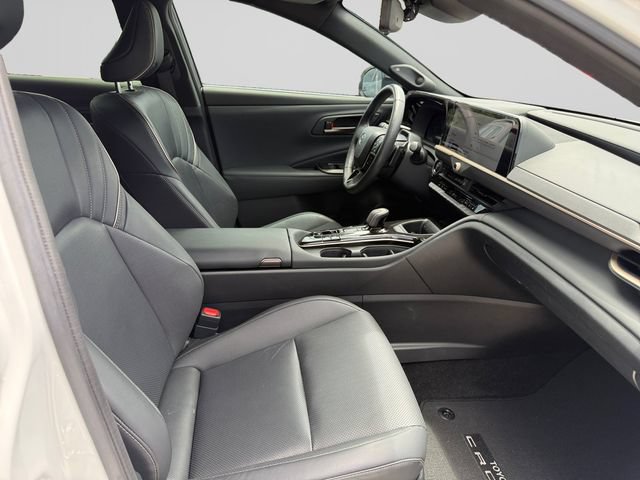 Used 2025 Toyota Crown Signia w/ Advanced Technology Package AWD/4WD image 17