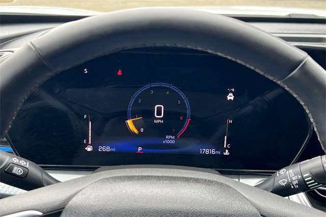 Used 2025 Chevrolet Trax LT w/ LT Convenience Package image 31