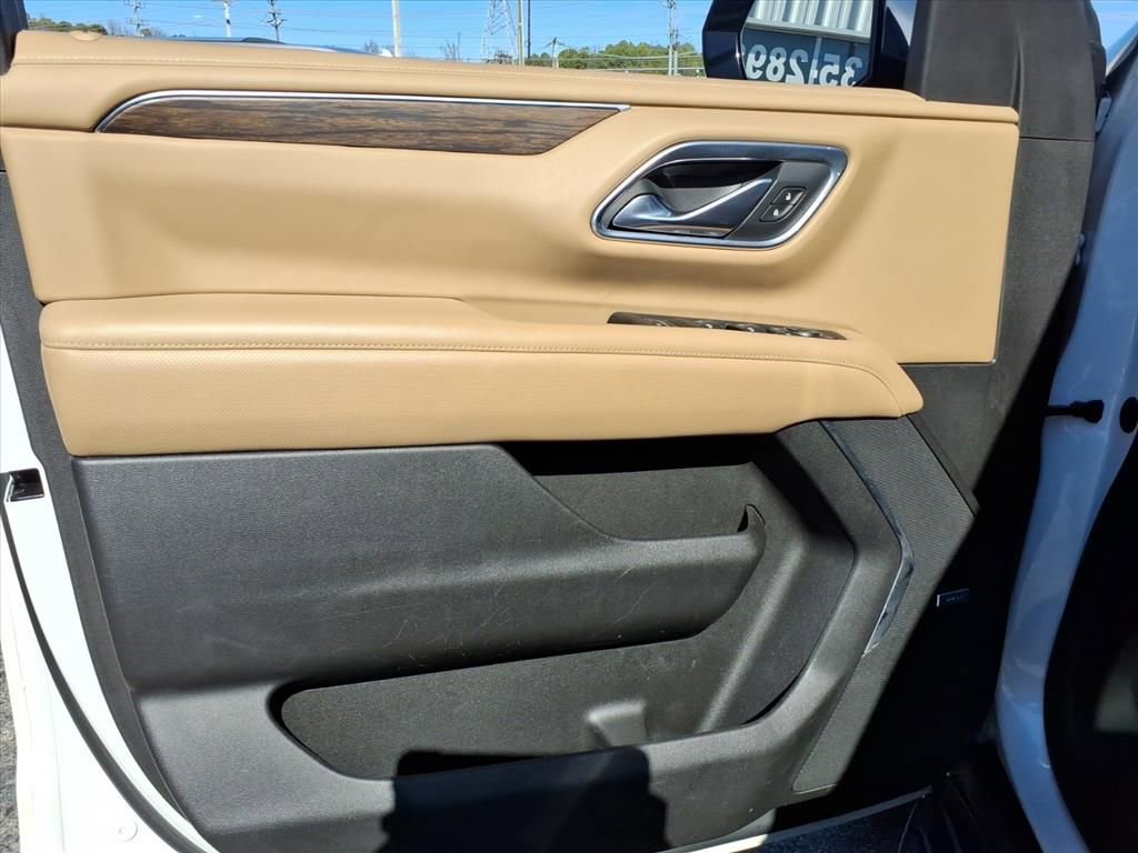 Used 2021 Chevrolet Suburban Premier w/ Premium Package image 17