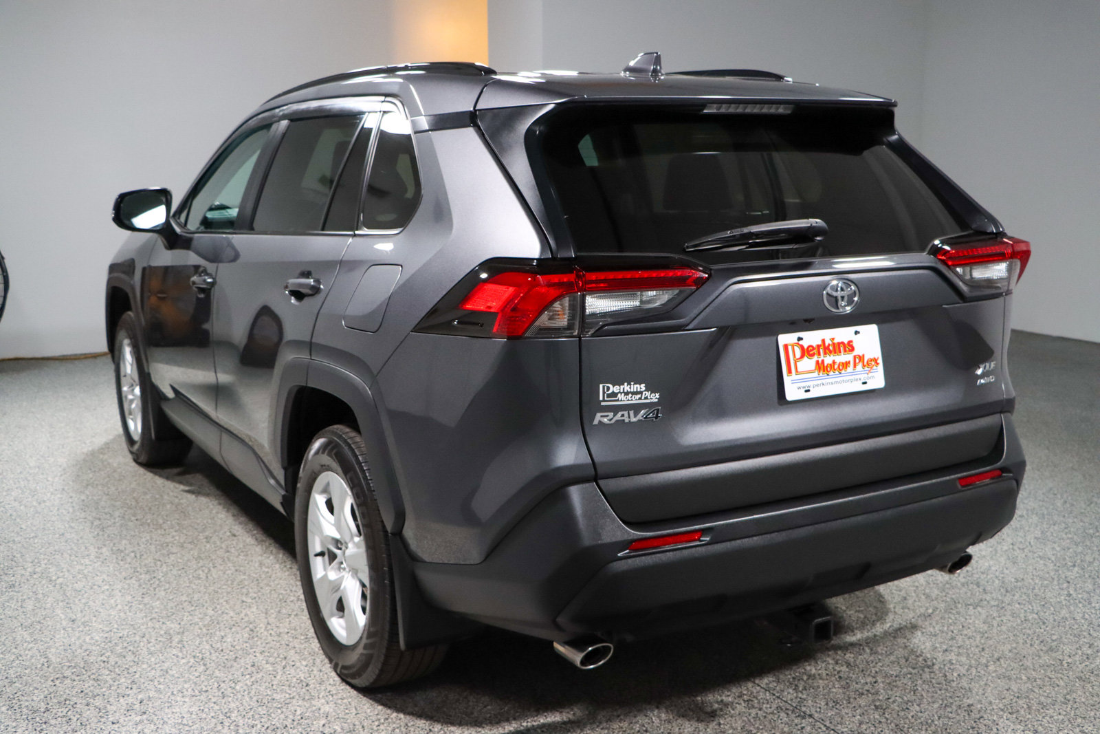 Used 2021 Toyota RAV4 XLE w/ Convenience Package AWD/4WD image 9