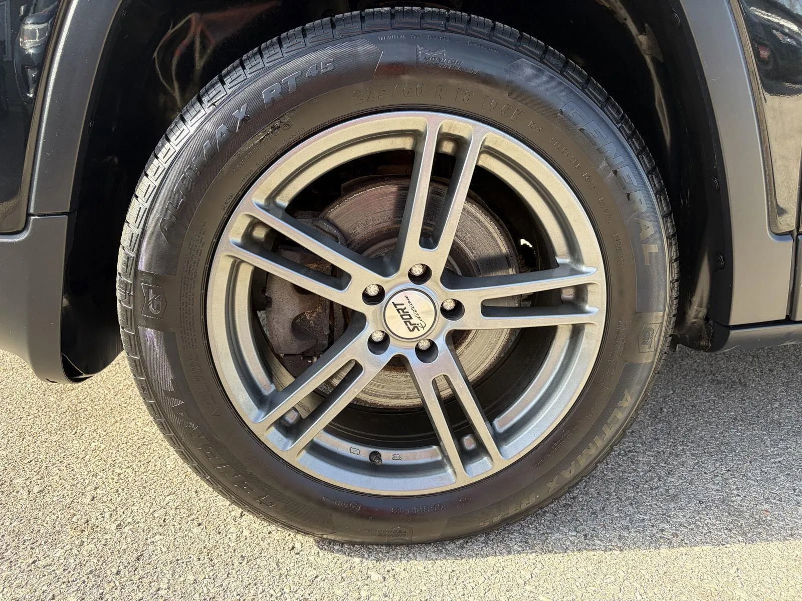 Used 2016 Jeep Cherokee Limited image 9
